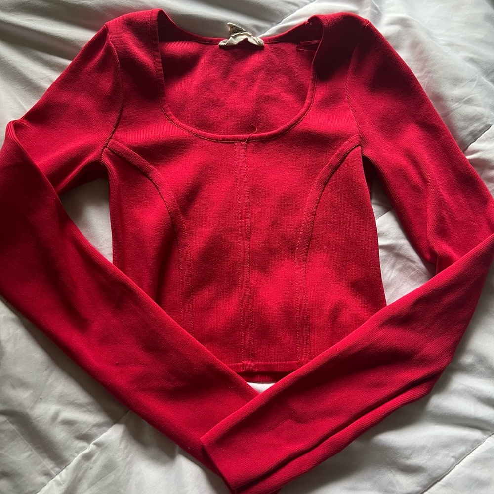i’m selling a rich red long my sleeve crop top